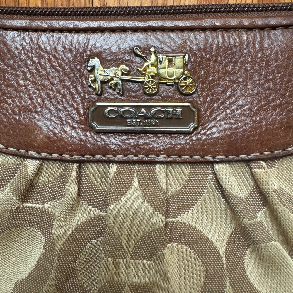 Coach | Brown and Tan Signature Clutch - Picture 2 of 4
